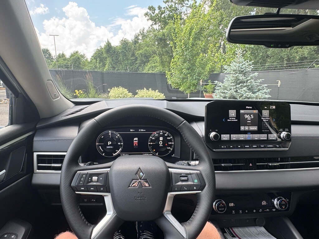 2025 Mitsubishi Outlander Plug-in Hybrid SE - Photo 26