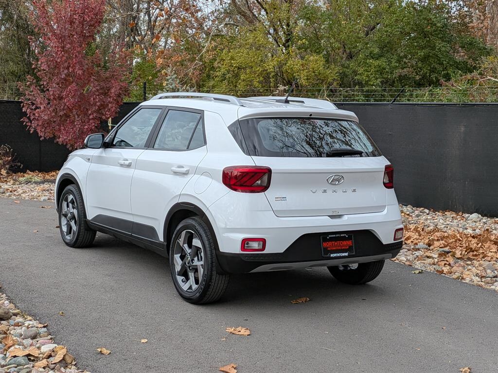 Used 2024 Hyundai Venue SEL SUV