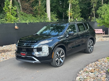 2025 Mitsubishi Outlander SE SUV