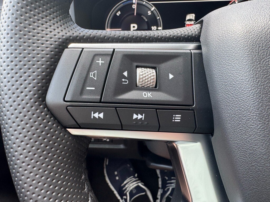 2025 Mitsubishi Outlander Plug-in Hybrid SE - Photo 27