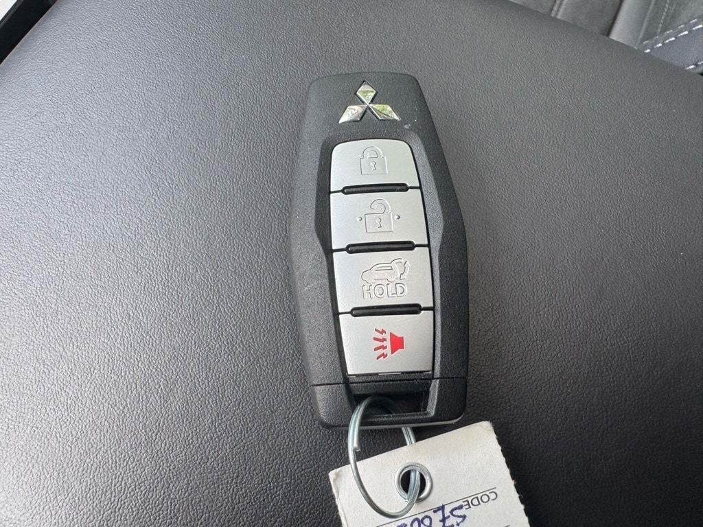 2025 Mitsubishi Outlander Plug-in Hybrid SE - Photo 39