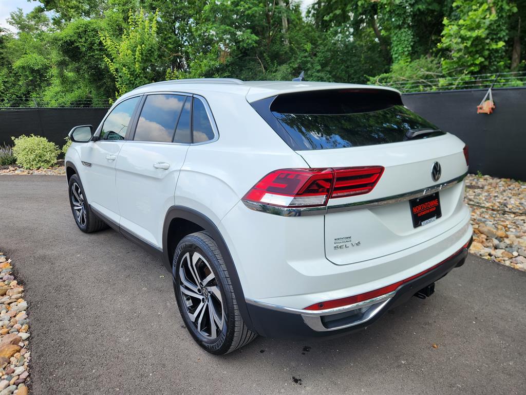 2022 Volkswagen Atlas Cross Sport V6 SEL photo 3