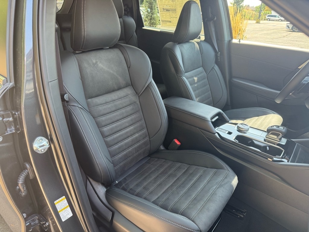 2025 Mitsubishi Outlander SE - Photo 12