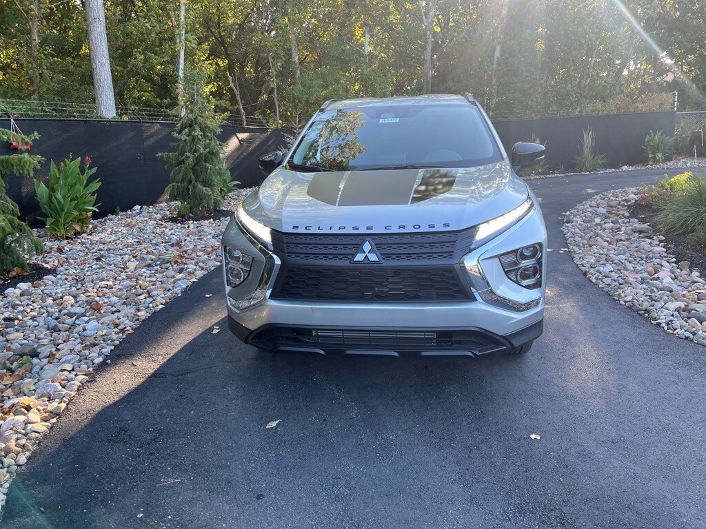 2024 Mitsubishi Eclipse Cross photo 2