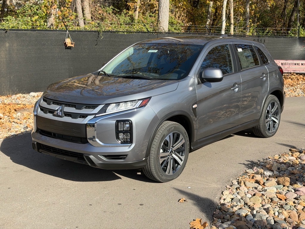 2025 Mitsubishi Outlander Sport ES's photo