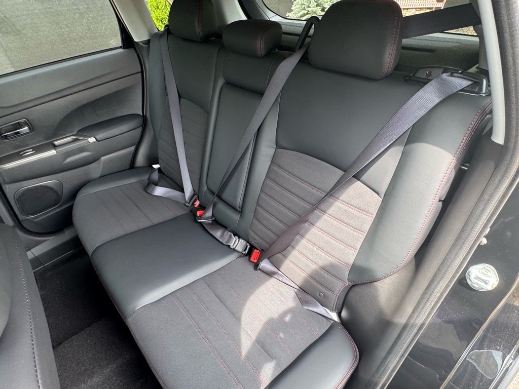 2025 Mitsubishi Outlander Sport SE - Photo 19