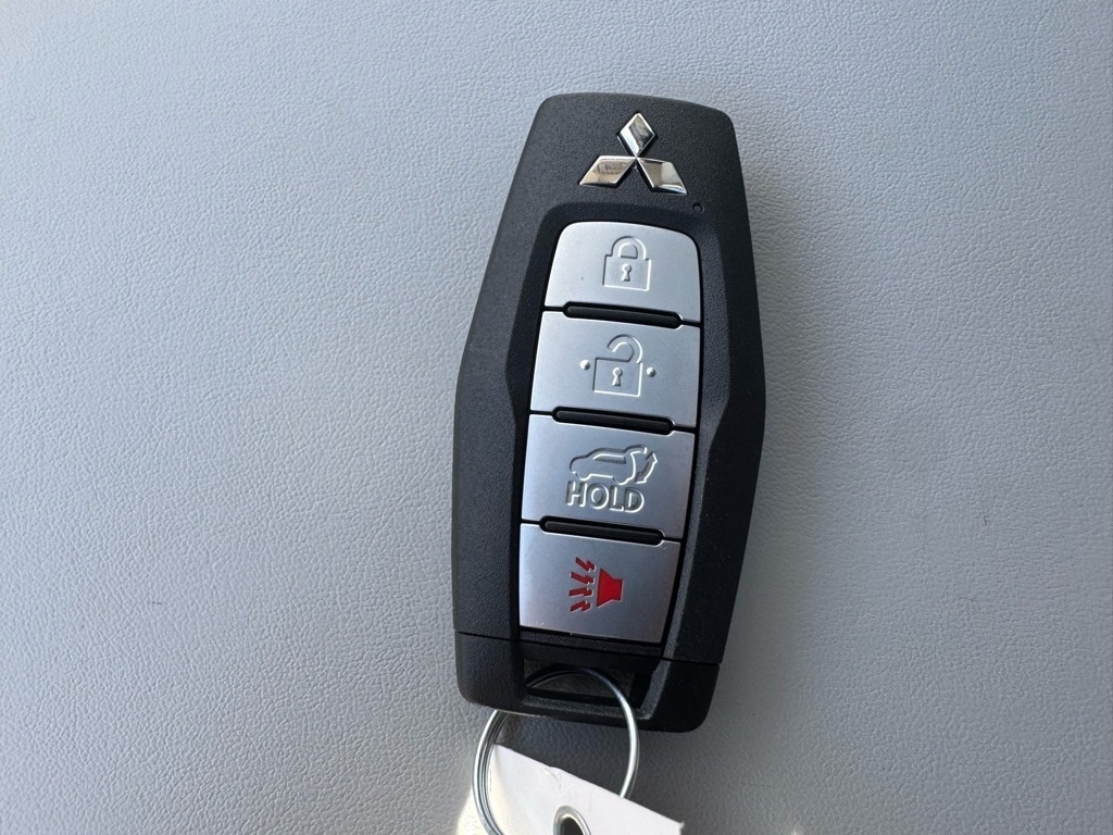 2025 Mitsubishi Outlander SE - Photo 39