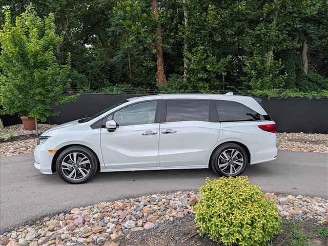Used 2021 Honda Odyssey Touring with VIN 5FNRL6H86MB018294 for sale in Kansas City