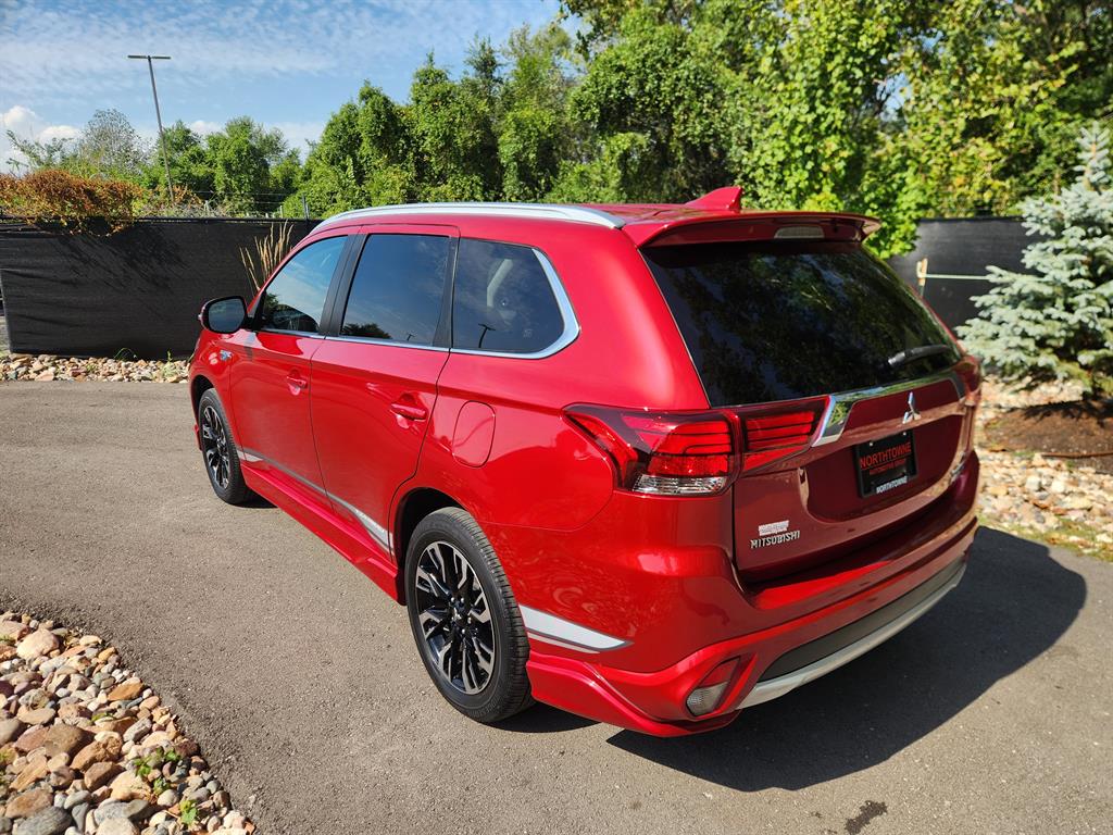 2018 Mitsubishi Outlander PHEV GT photo 3
