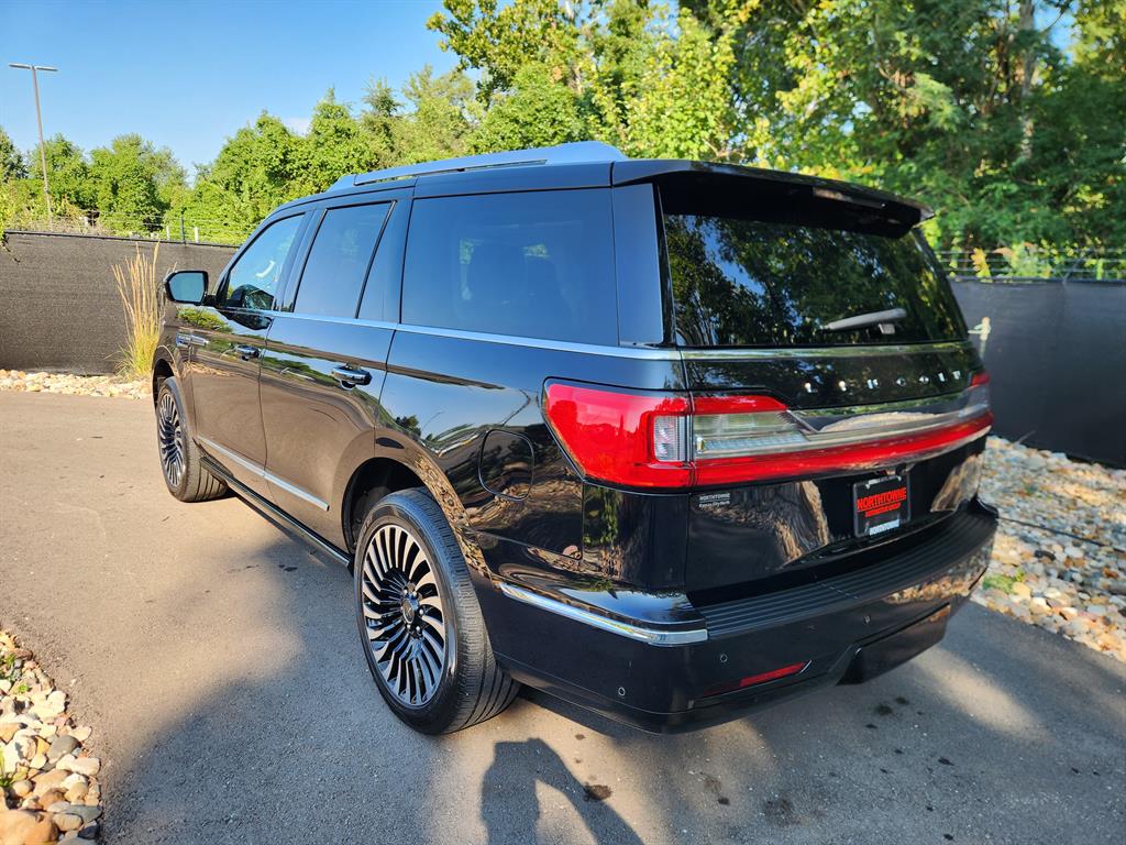 2021 Lincoln Navigator Black Label photo 3