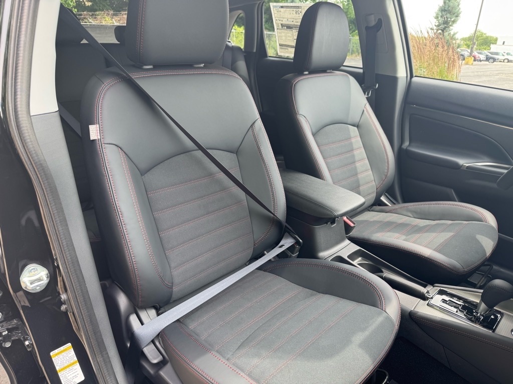 2025 Mitsubishi Outlander Sport SE - Photo 12