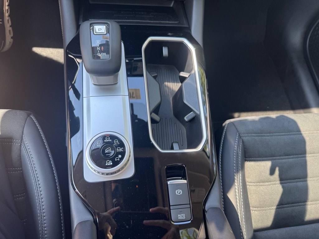 2025 Mitsubishi Outlander SE - Photo 32