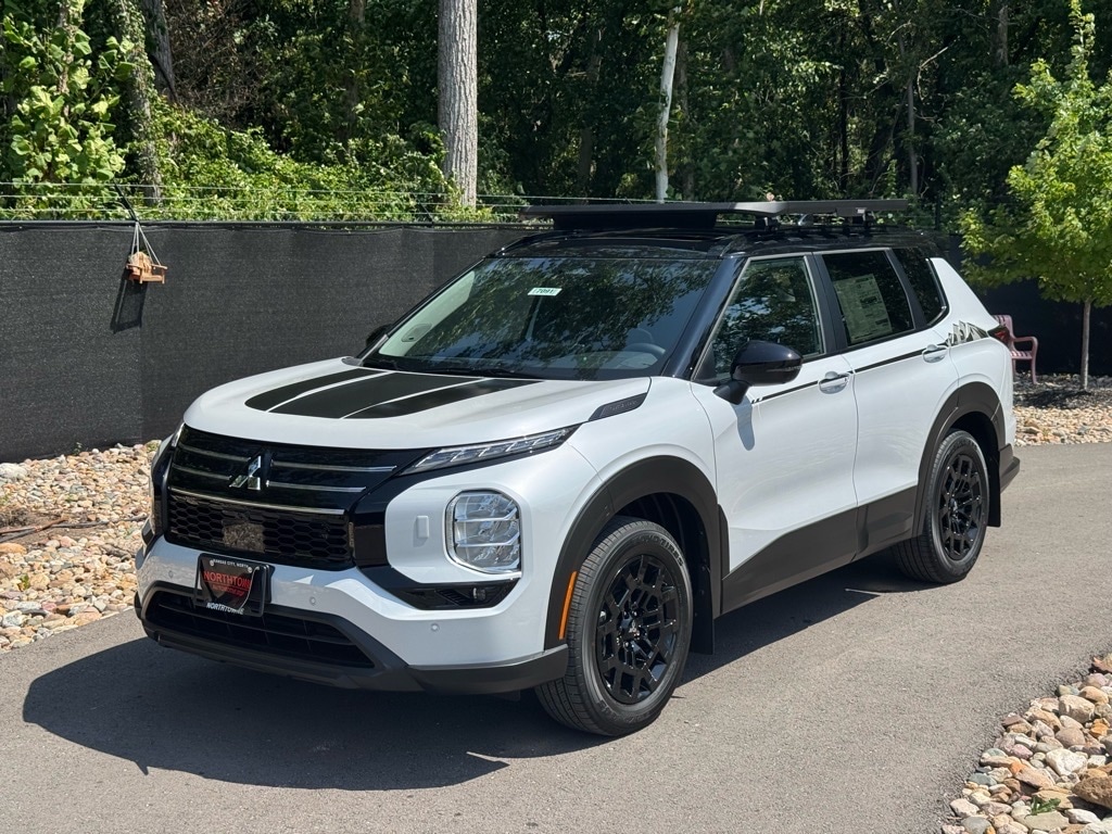 2025 Mitsubishi Outlander Trail Edition's photo