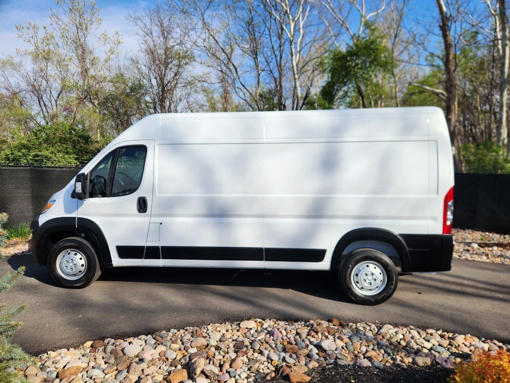 Used 2023 RAM ProMaster Cargo Van Base with VIN 3C6LRVDG3PE603394 for sale in Kansas City