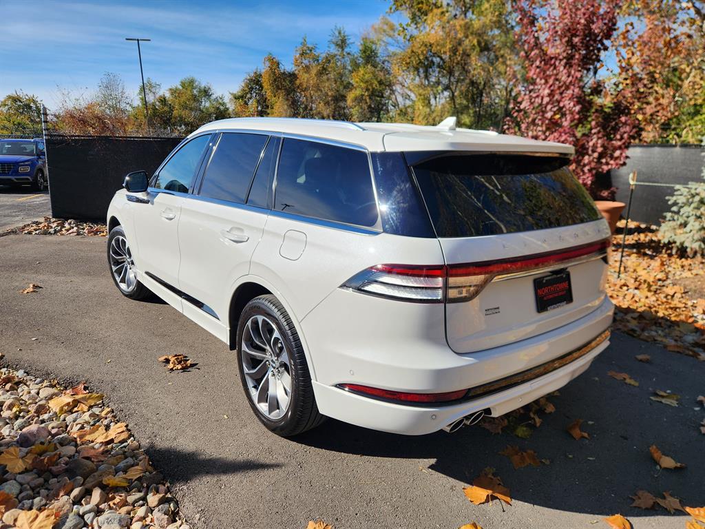 2023 Lincoln Aviator Grand Touring photo 2
