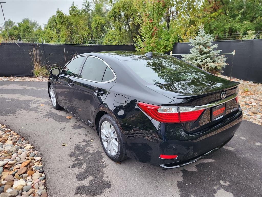Used 2015 Lexus ES 300h Sedan