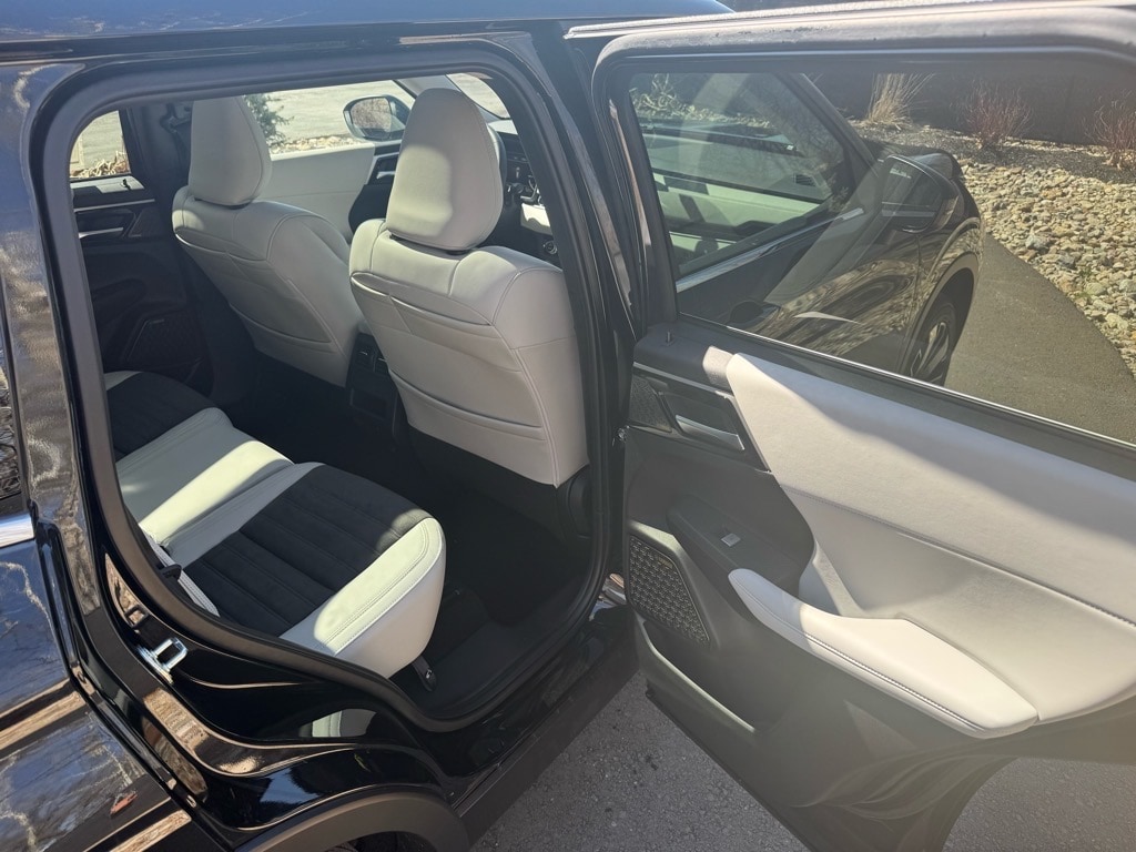 2025 Mitsubishi Outlander SE - Photo 13