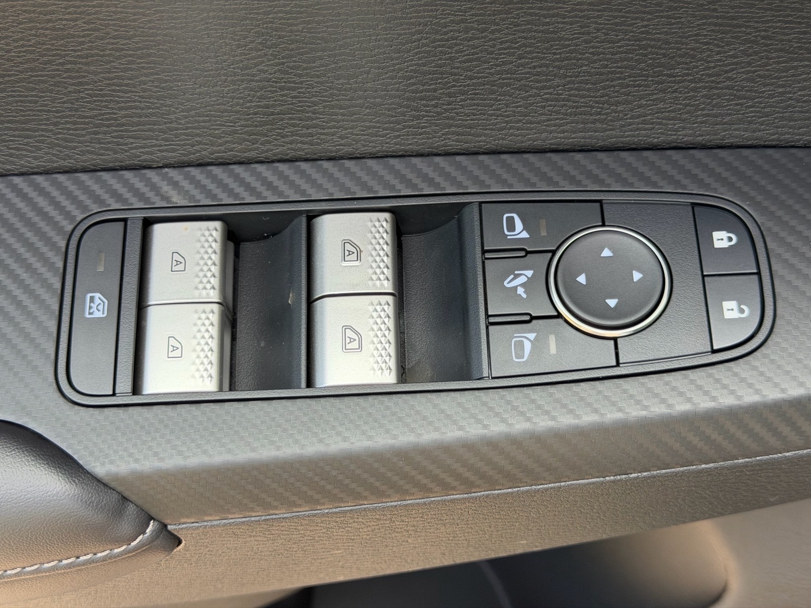 2026 Mitsubishi Outlander SE - Photo 22