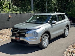 2025 Mitsubishi Outlander ES SUV