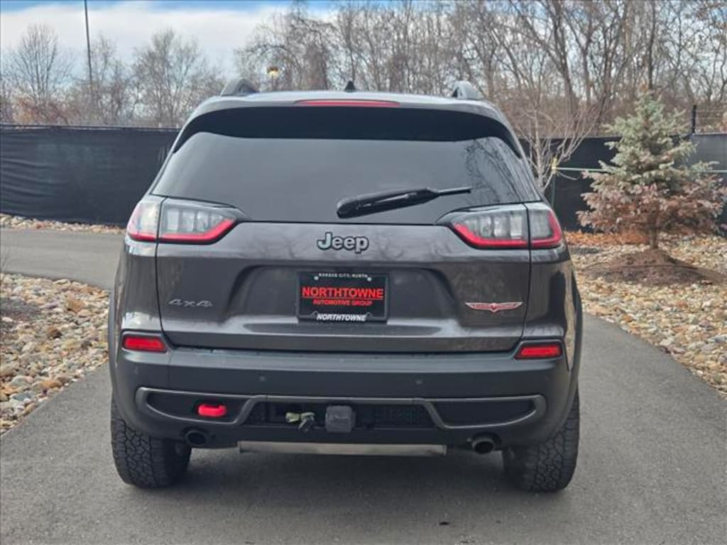 Used 2020 Jeep Cherokee Trailhawk SUV