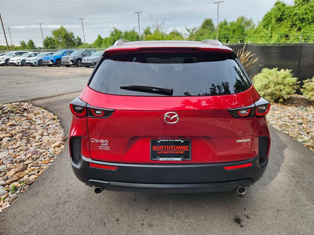 2025 Mazda CX-50 2.5 Select photo 4