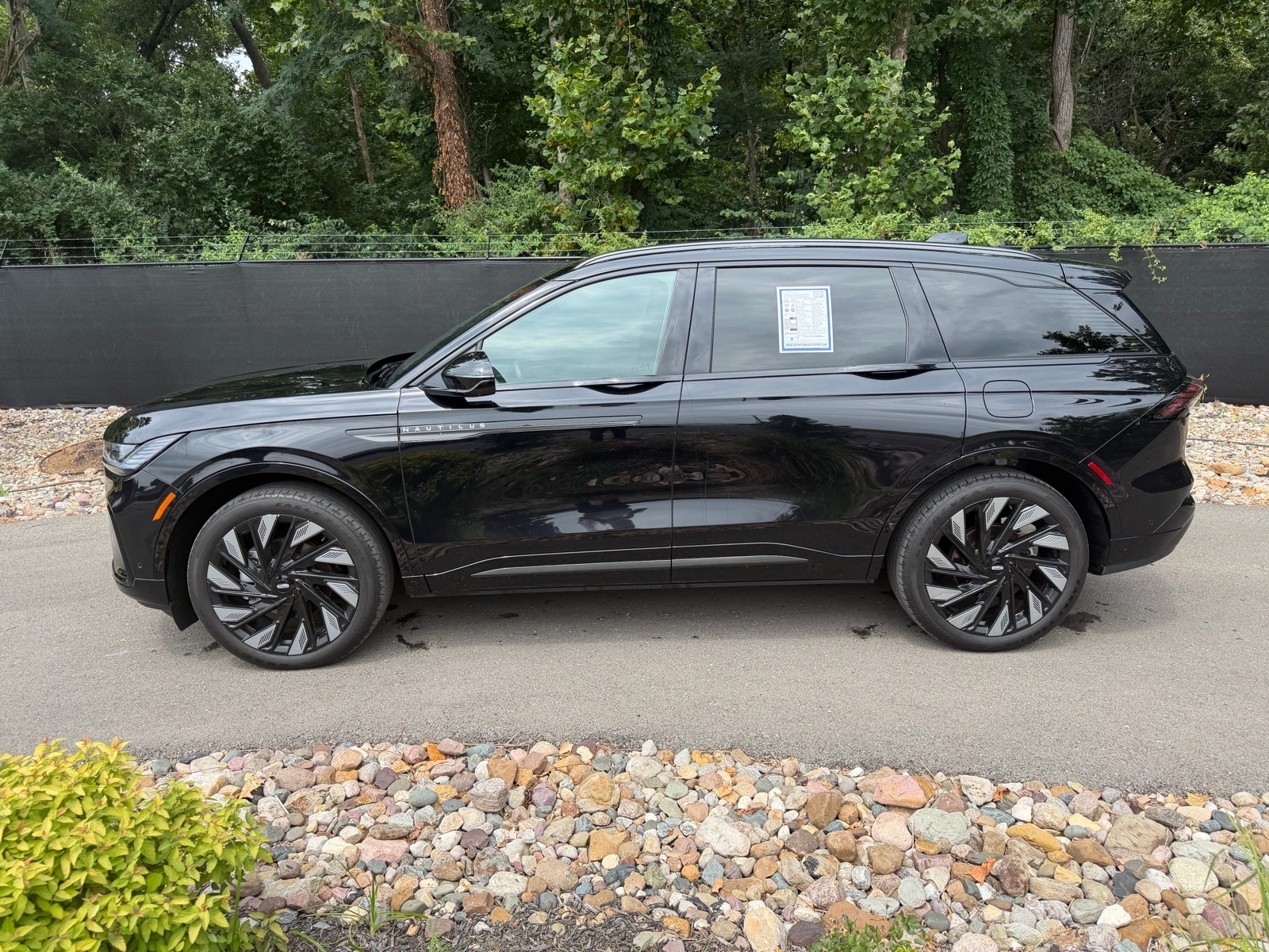 Used 2024 Lincoln Nautilus Reserve with VIN 5LMPJ8KA9RJ804331 for sale in Kansas City