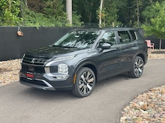 2025 Mitsubishi Outlander SE SUV