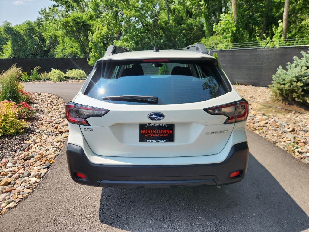 2024 Subaru Outback Base photo 4