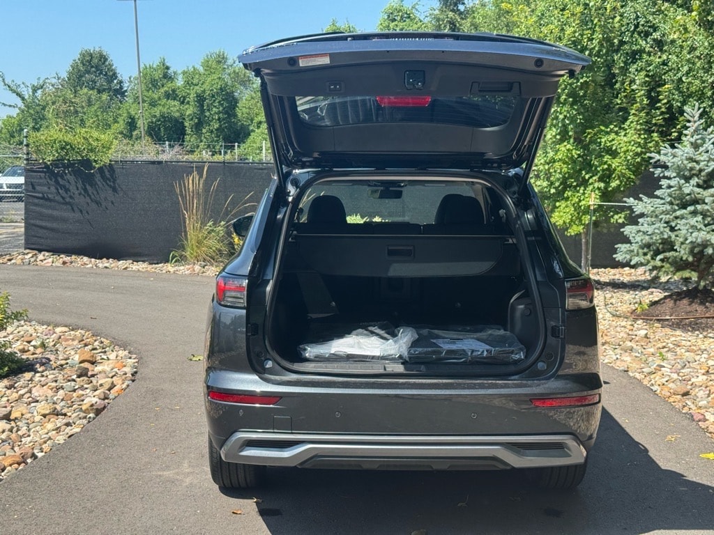 2025 Mitsubishi Outlander SE - Photo 15