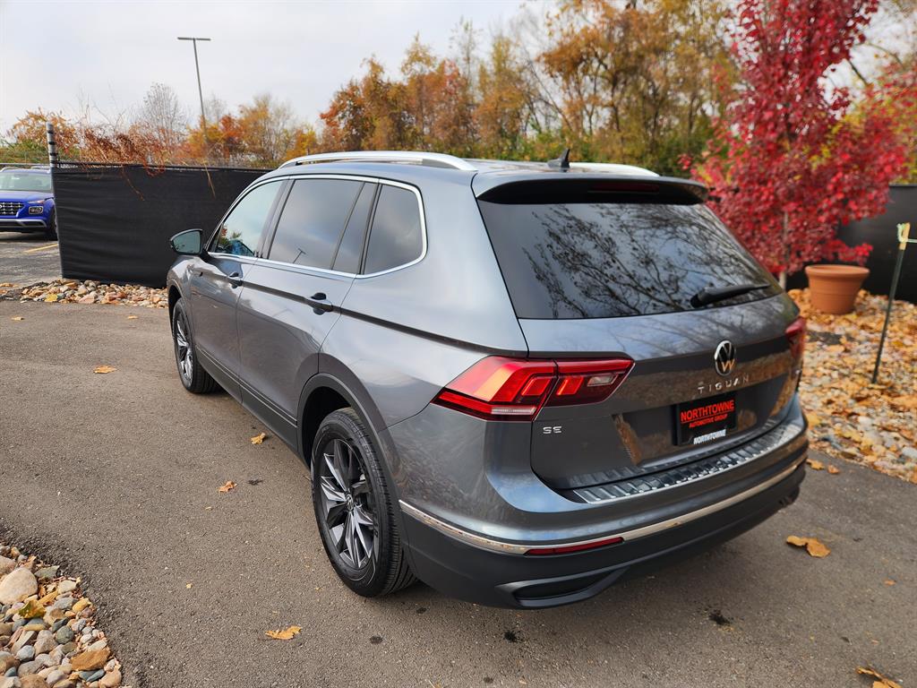 2022 Volkswagen Tiguan SE photo 3