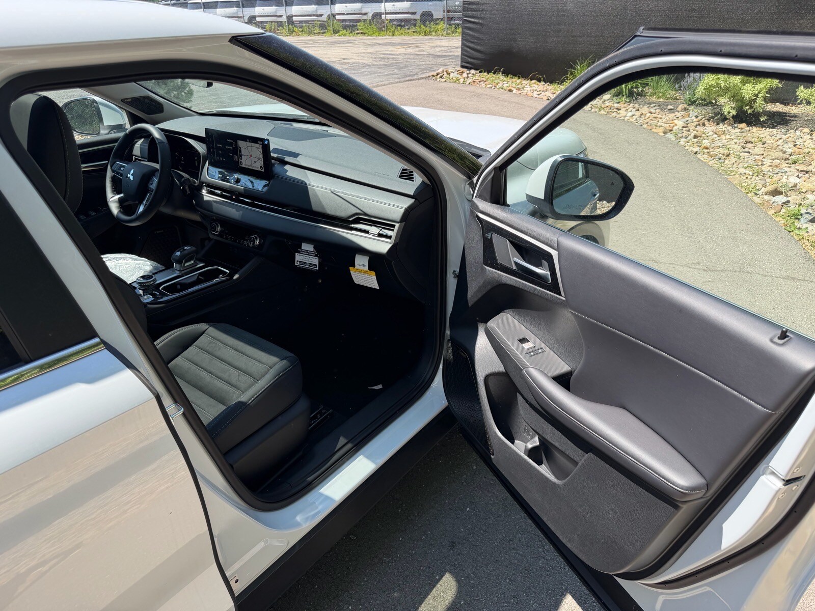 2026 Mitsubishi Outlander SE - Photo 11