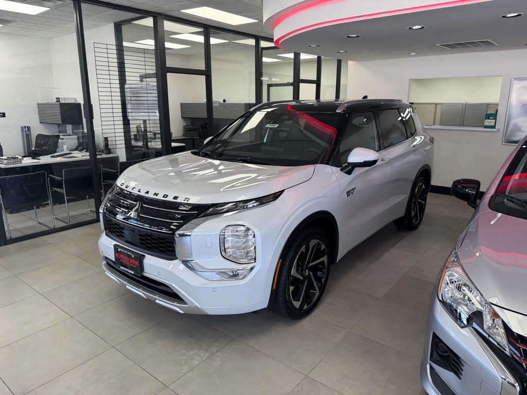 2025 Mitsubishi Outlander Plug-in Hybrid SEL