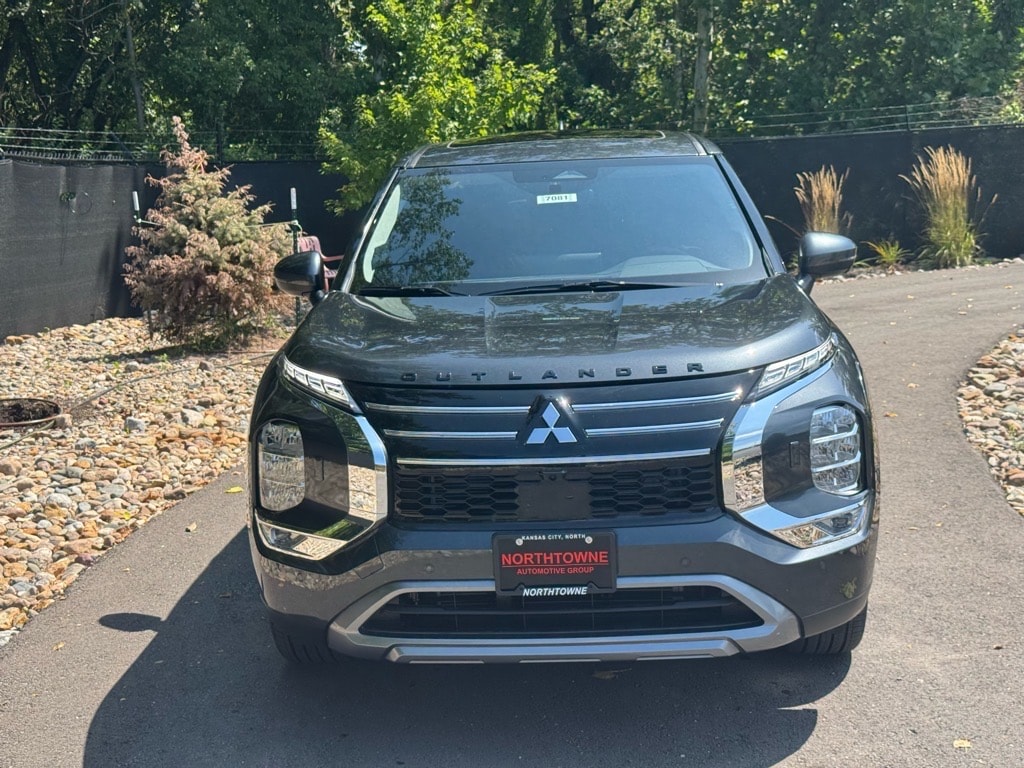 2025 Mitsubishi Outlander SE - Photo 8