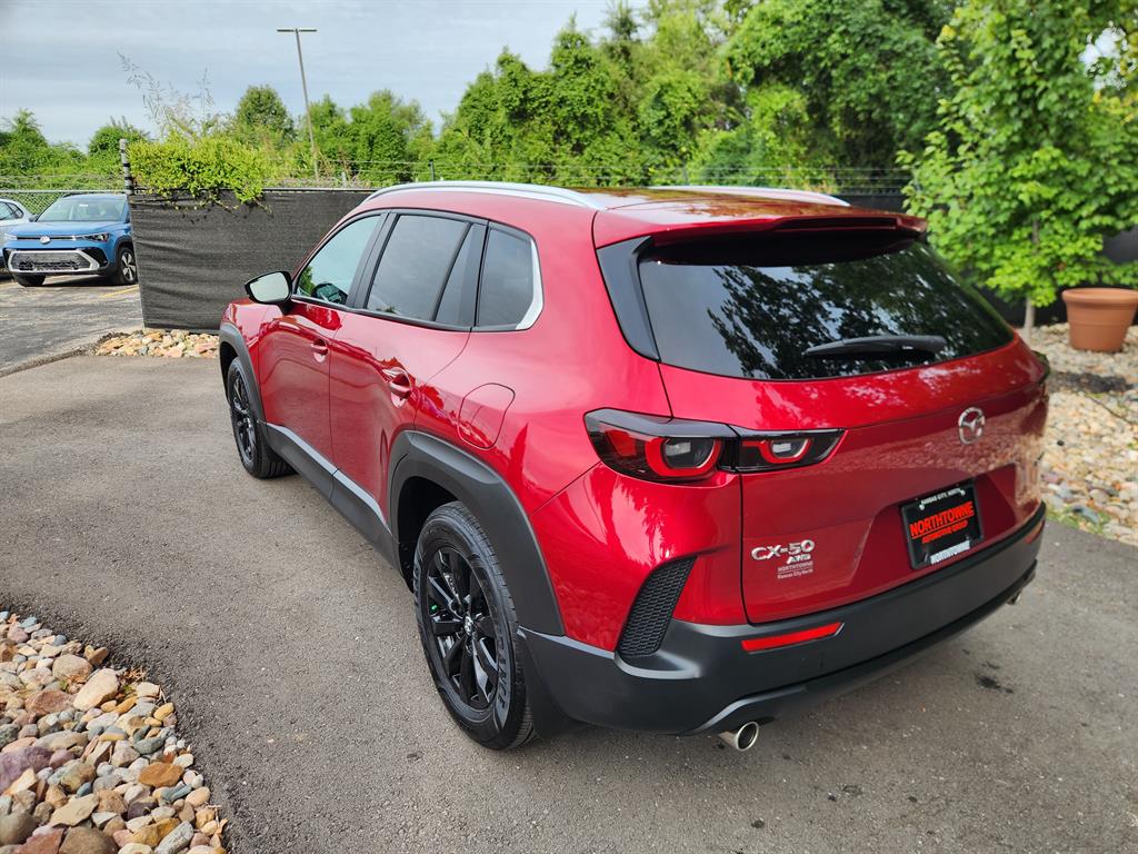 2025 Mazda CX-50 2.5 Select photo 3