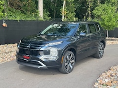 2025 Mitsubishi Outlander SE SUV