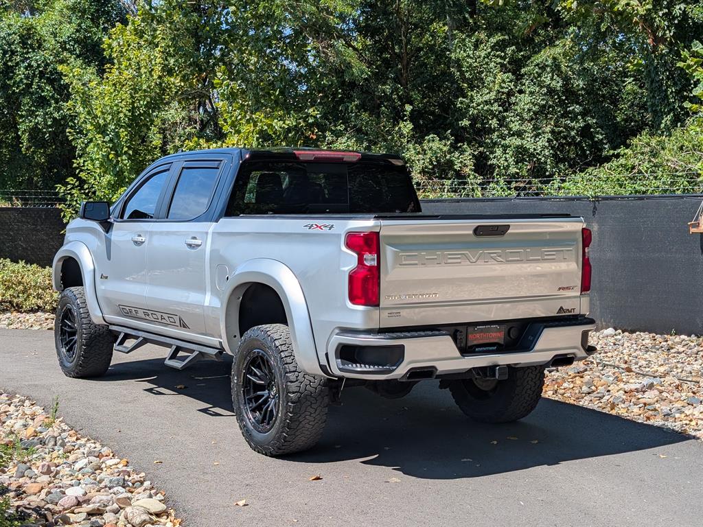 2021 Chevrolet Silverado 1500 RST photo 3