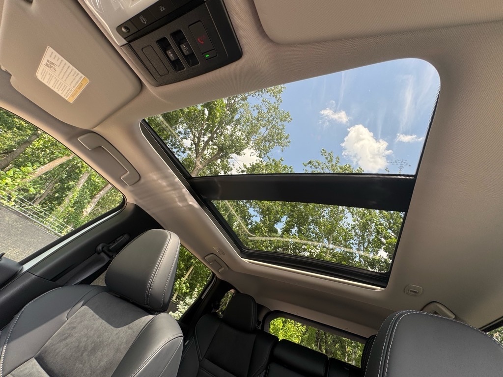 2025 Mitsubishi Outlander Plug-in Hybrid SE - Photo 37