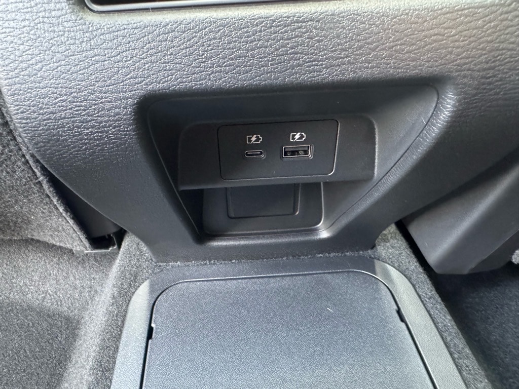 2025 Mitsubishi Outlander Plug-in Hybrid SE - Photo 19