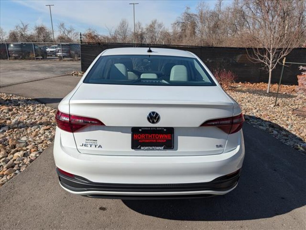 Certified 2023 Volkswagen Jetta 1.5T SE Sedan