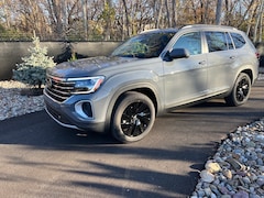 2025 Volkswagen Atlas 2.0T SE w/Technology SUV
