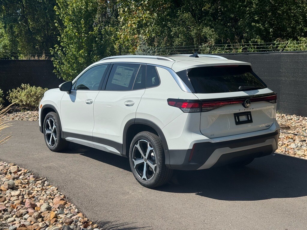 2025 Volkswagen Tiguan SE photo 2