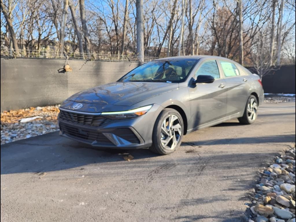 Used 2025 Hyundai Elantra Hybrid SEL Sport Sedan