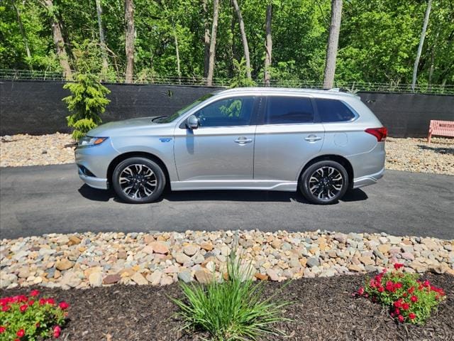 Used 2018 Mitsubishi Outlander GT with VIN JA4J24A58JZ051513 for sale in Kansas City