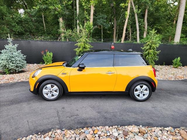 Used 2017 MINI Cooper Base with VIN WMWXP5C59H2D16589 for sale in Kansas City, MO