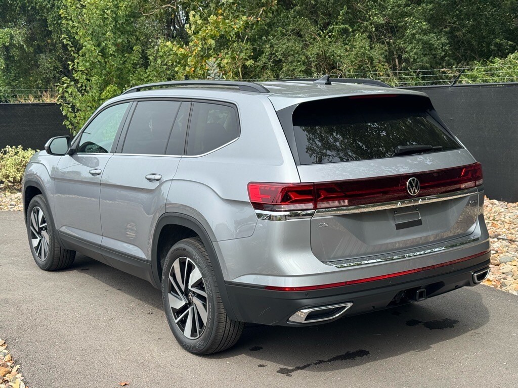 2026 Volkswagen Atlas SE Technology photo 2
