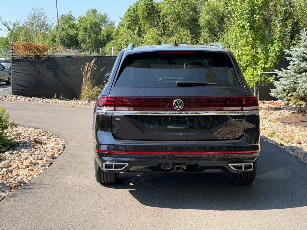 2026 Volkswagen Atlas SEL Premium R-Line photo 3