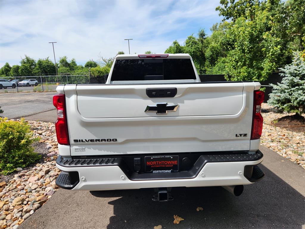 2023 Chevrolet Silverado 2500HD LTZ photo 4