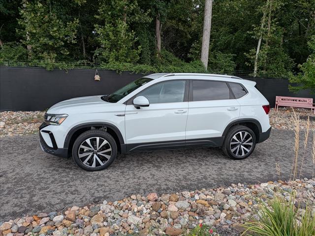 Used 2023 Volkswagen Taos SE with VIN 3VVSX7B25PM341334 for sale in Kansas City