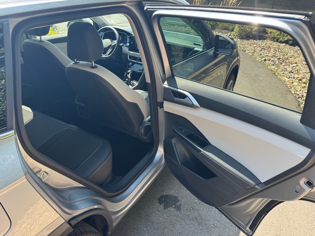 2025 Volkswagen Taos SE - Photo 13