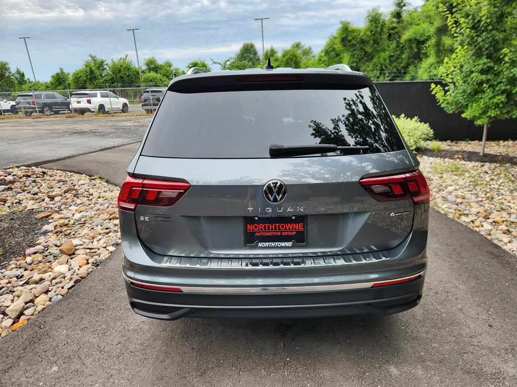 2024 Volkswagen Tiguan SE Wolfsburg Edition photo 2